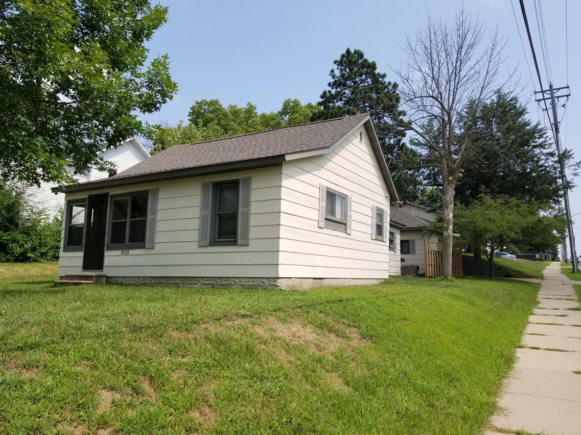 635 Oak Ave., Onalaska, WI 54650