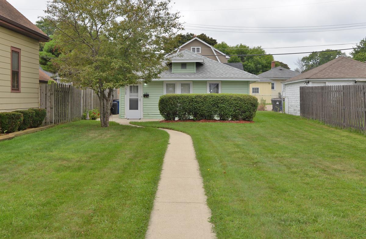 1508 Cleveland Ave, Racine, WI 53405