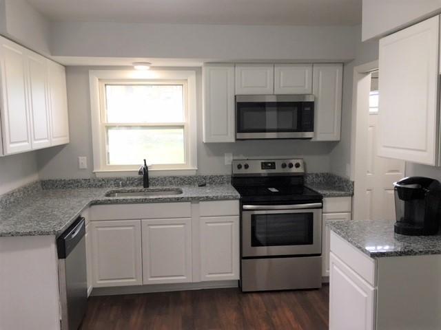 1126 Birch Dr, Waukesha, WI 53188