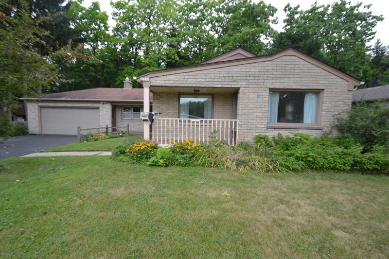 111 S Highland Ave, Thiensville, WI 53092