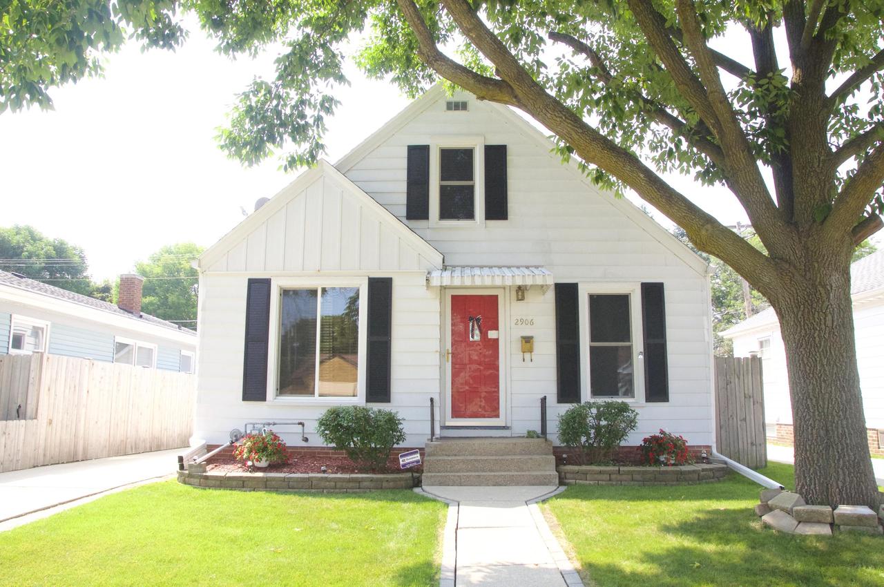 2906 Erie St, Racine, WI 53402
