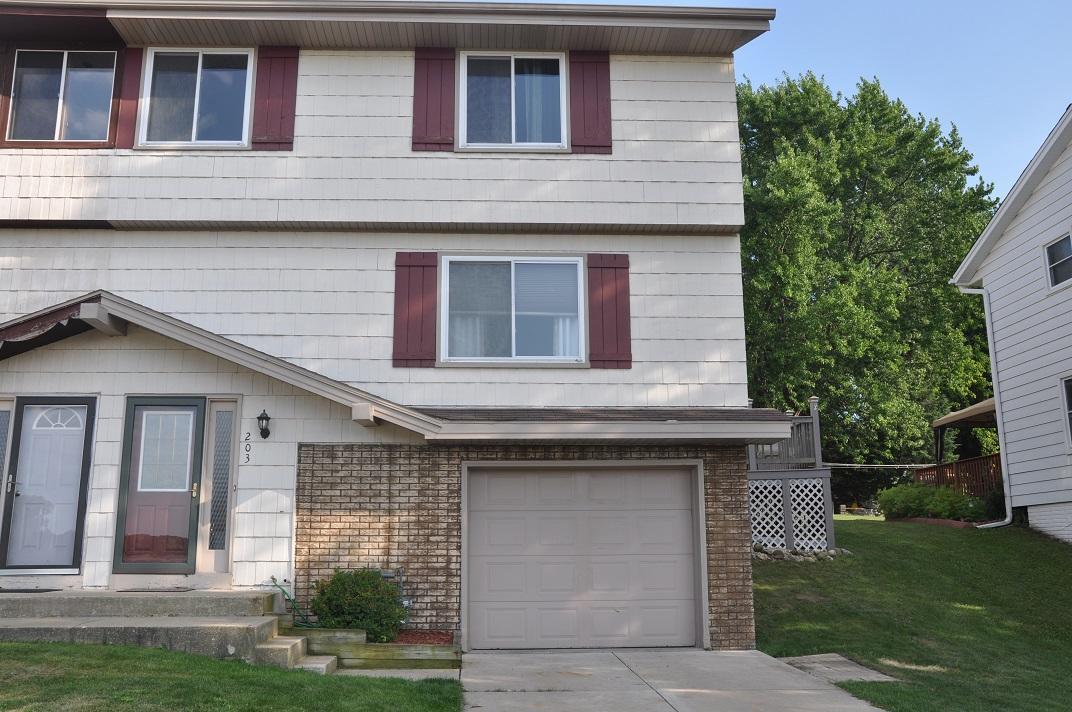203 Mcdivitt Ln., Mukwonago, WI 53149