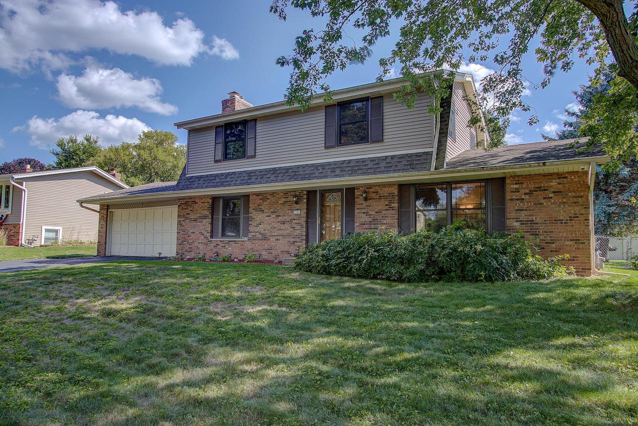 2109 Ruben Dr, Waukesha, WI 53186