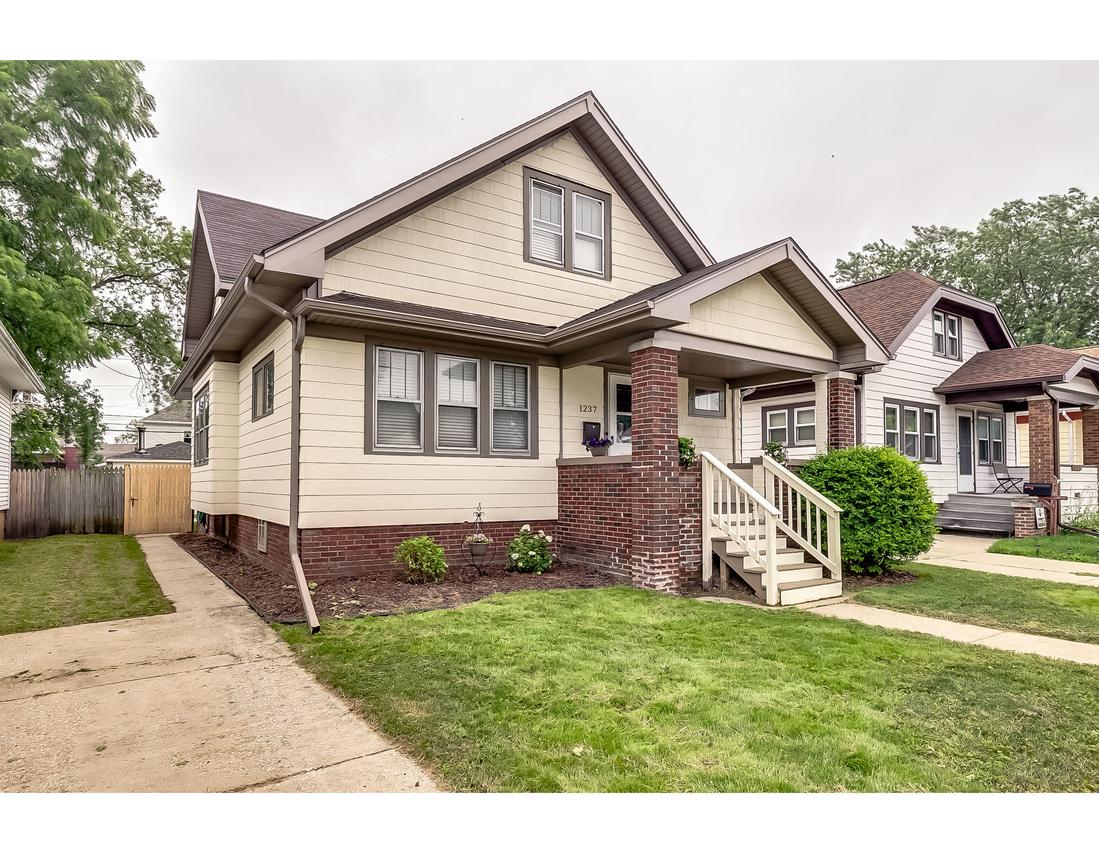 1237 Jones Ave., Racine, WI 53402