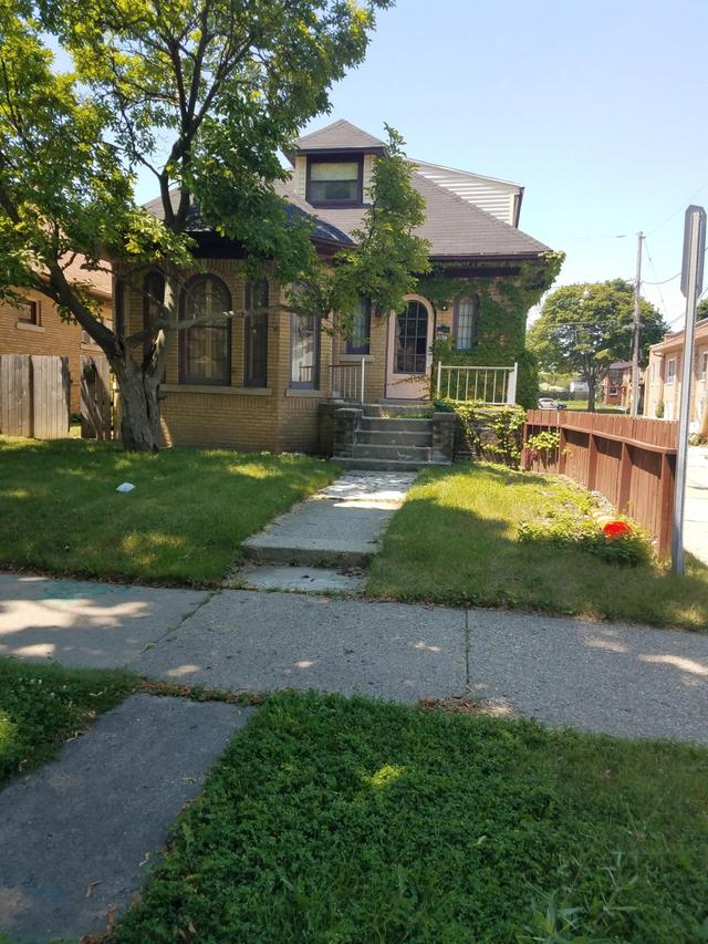 3063 N 55th St., Milwaukee, WI 53210