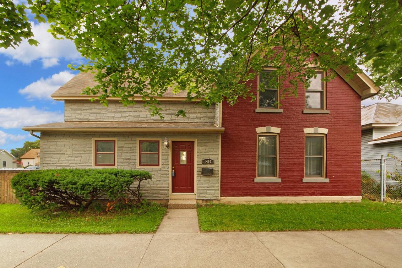 1403 West Ave., La Crosse, WI 54601