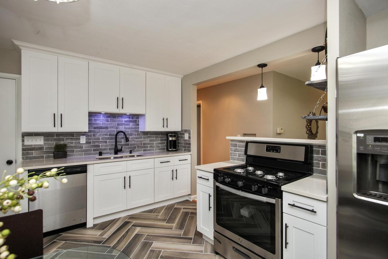 4453 N 71st St, Milwaukee, WI 53218