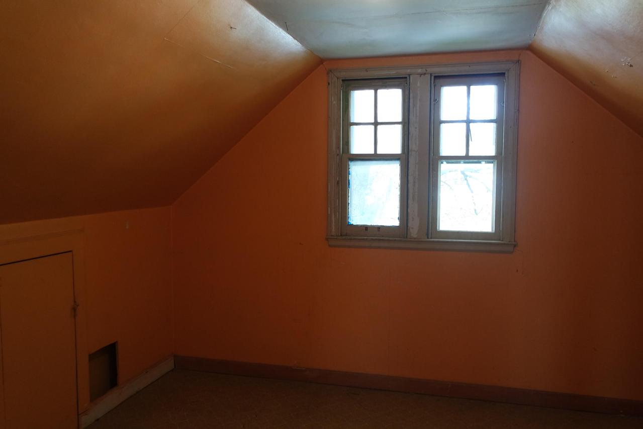 3840 S 39th St., Greenfield, WI 53221