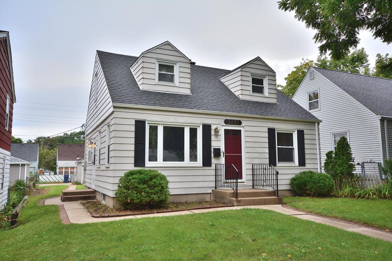 3235 N 84th St, Milwaukee, WI 53222