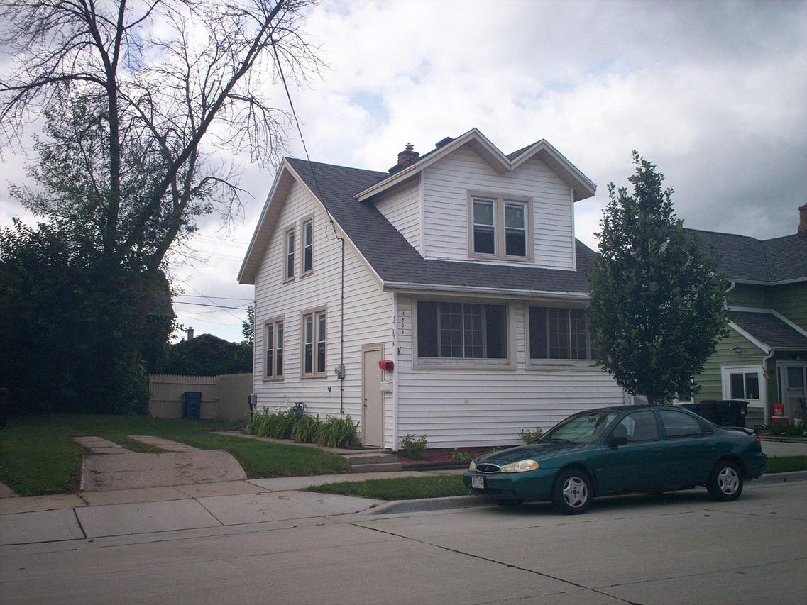 1308 Chatham St, Racine, WI 53402