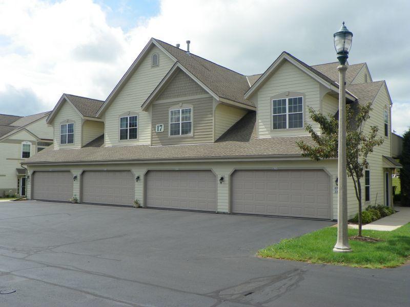 8565 S Stratford Rd, Oak Creek, WI 53154