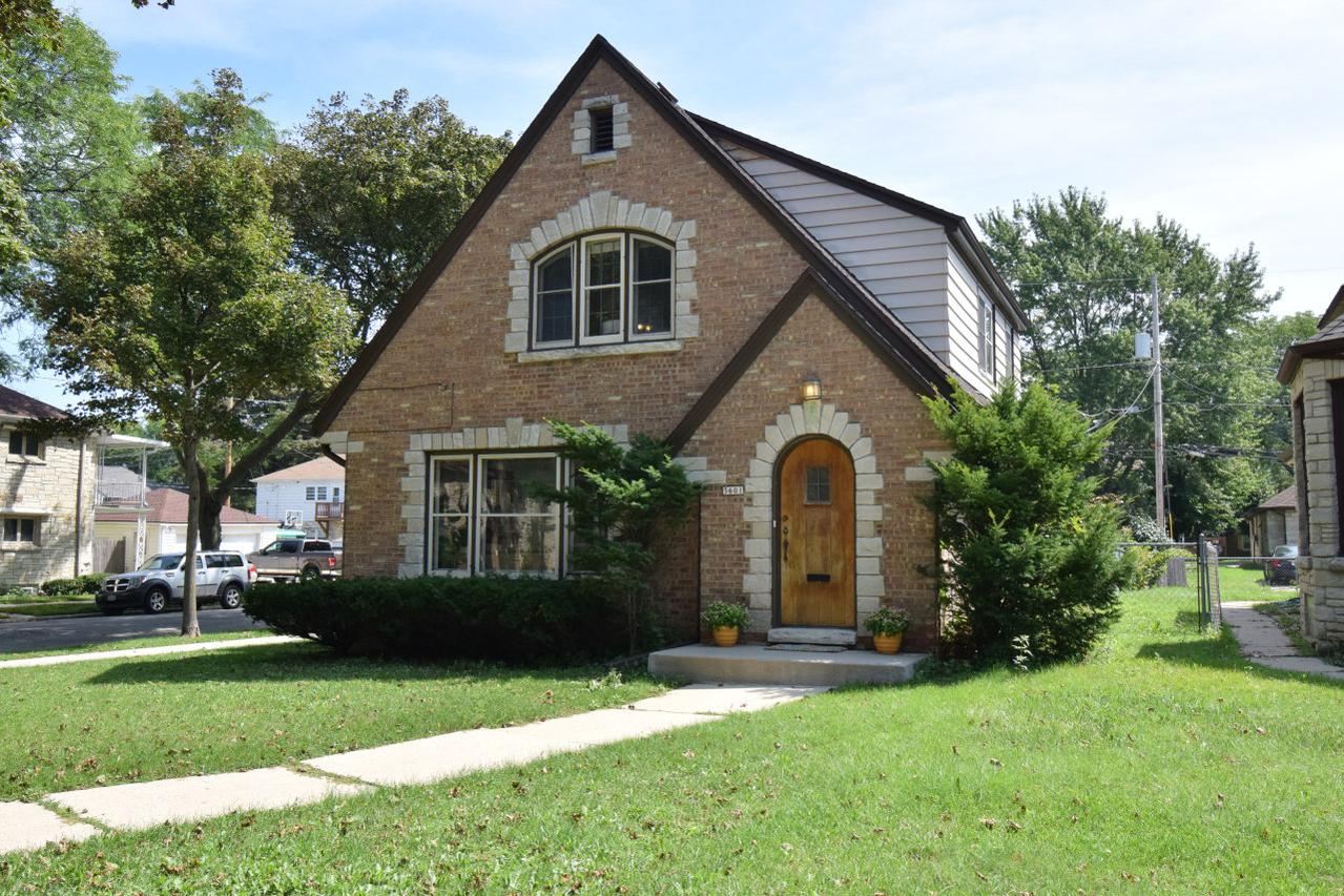 5601 W Brooklyn Pl, Milwaukee, WI 53216