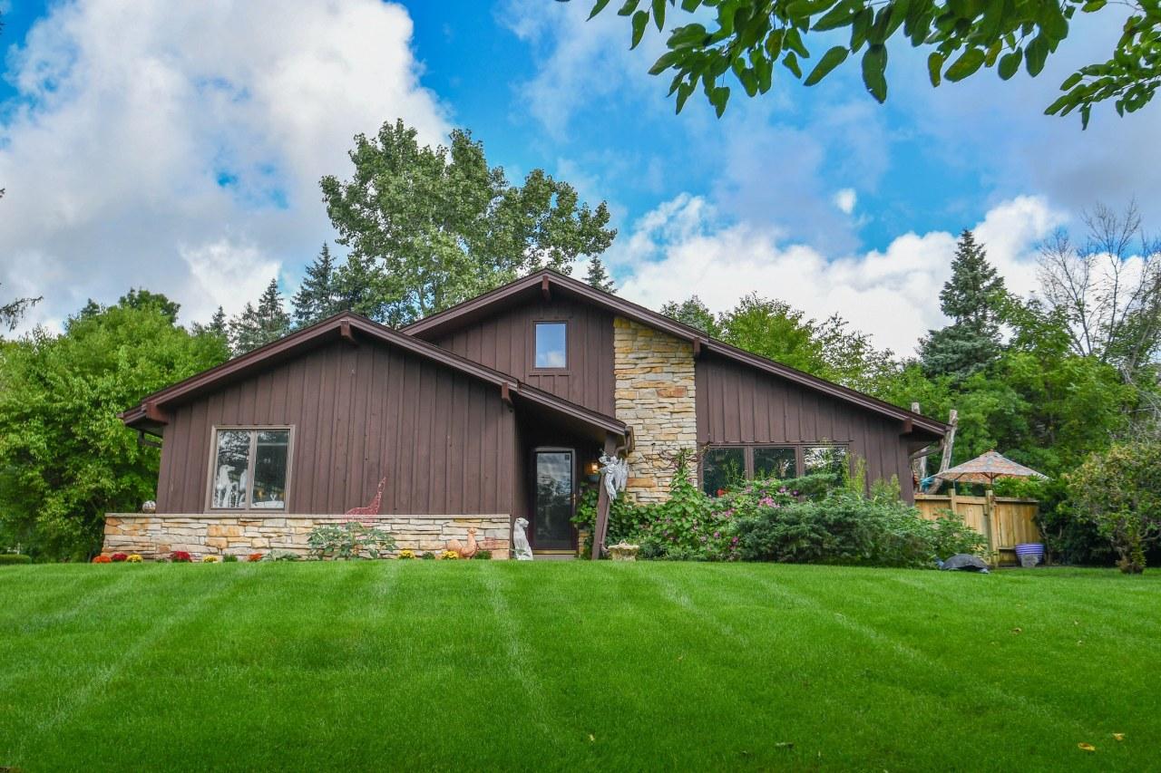 W264N4842 Bayberry Dr, Lisbon, WI 53072