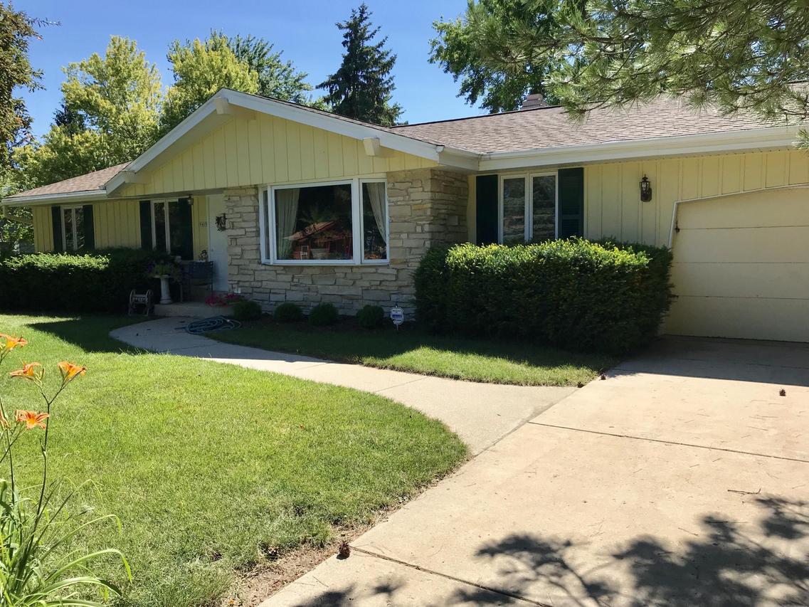 9469 N 47th St, Brown Deer, WI 53223