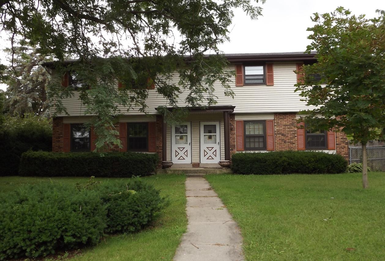 6859 Enge Dr #6857, Newburg, WI 53090