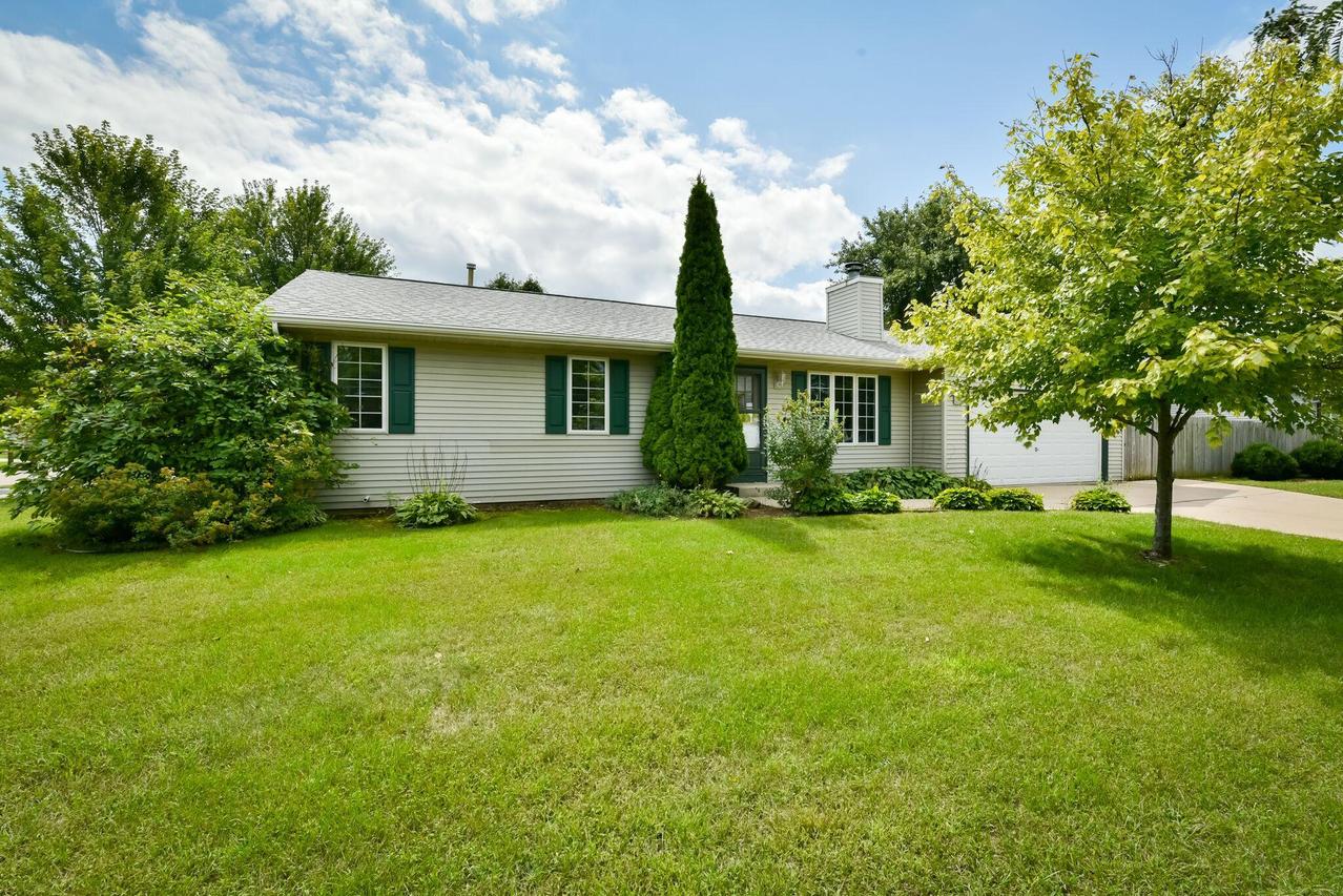 411 Foxtail Dr., Hartford, WI 53027