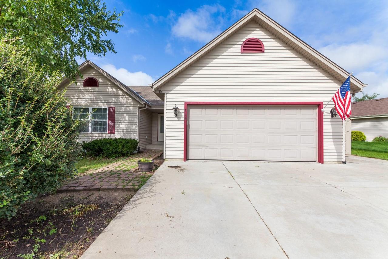 516 Aspen St, Johnson Creek, WI 53038