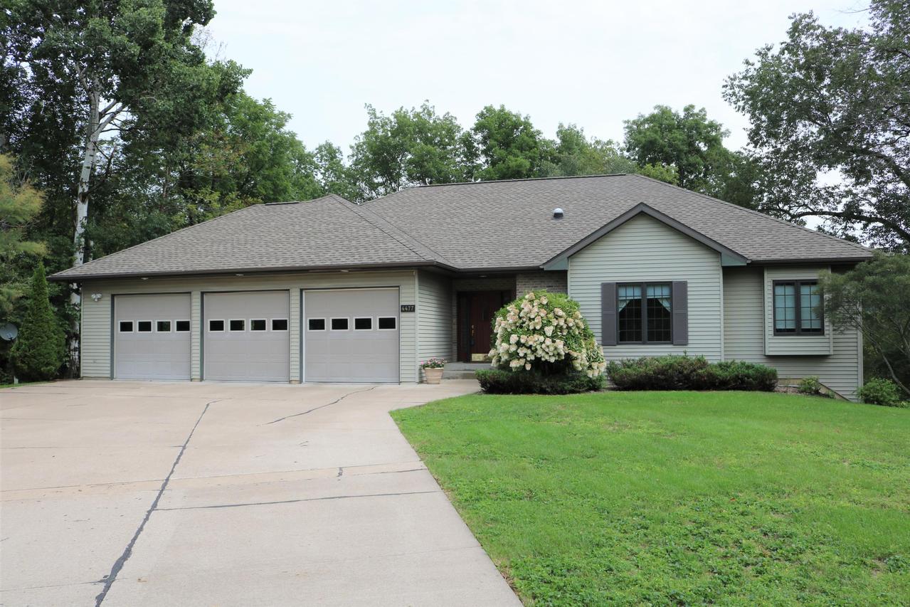 4477 El Camino Real Dr, La Crosse, WI 54601