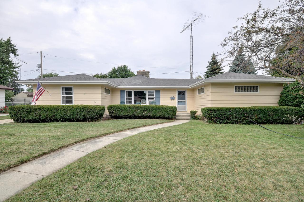 1214 Willmor St., Racine, WI 53402