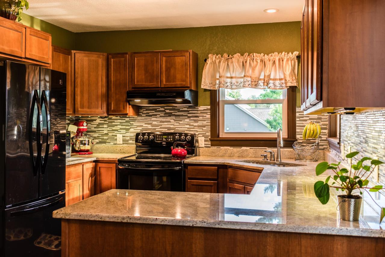 W207S8188 Hillendale Dr, Muskego, WI 53150