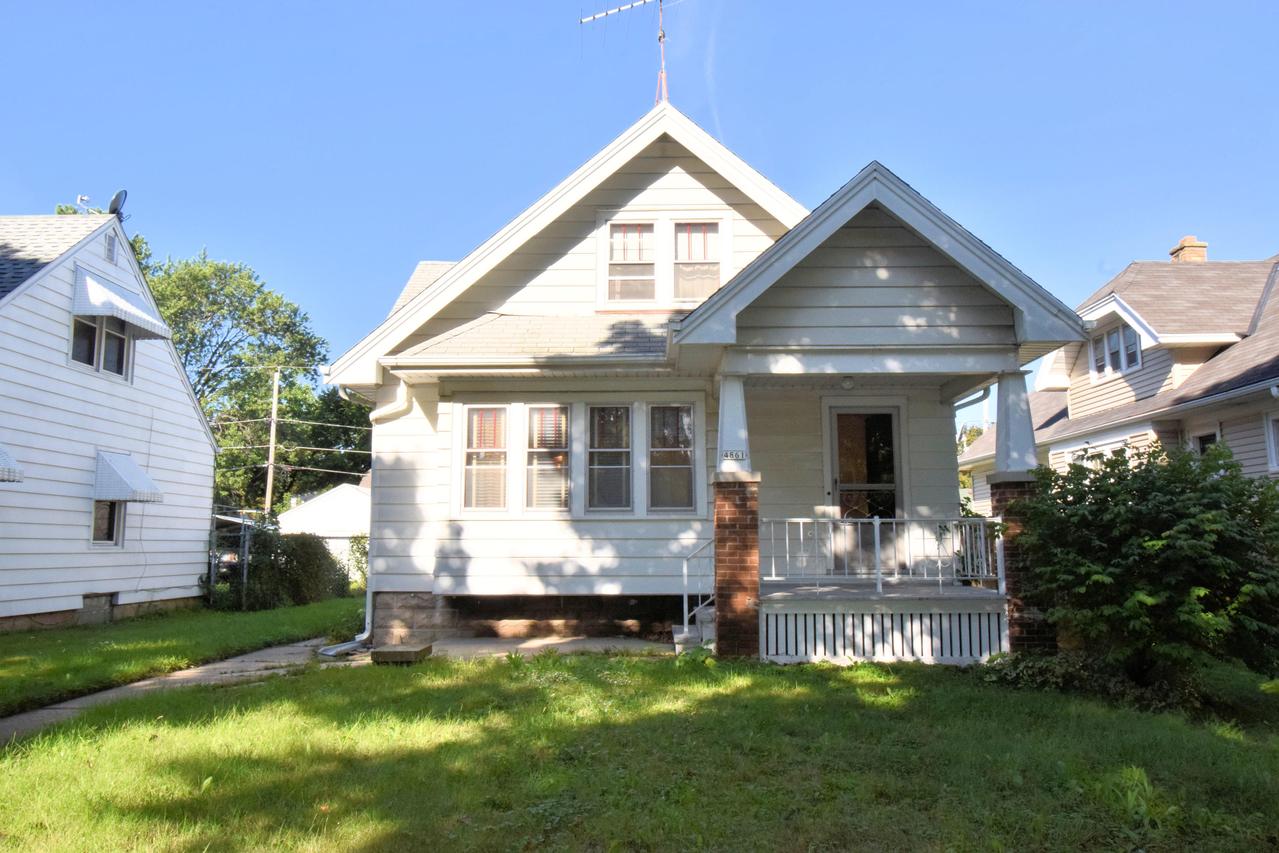 4861 N 24th Pl, Milwaukee, WI 53209