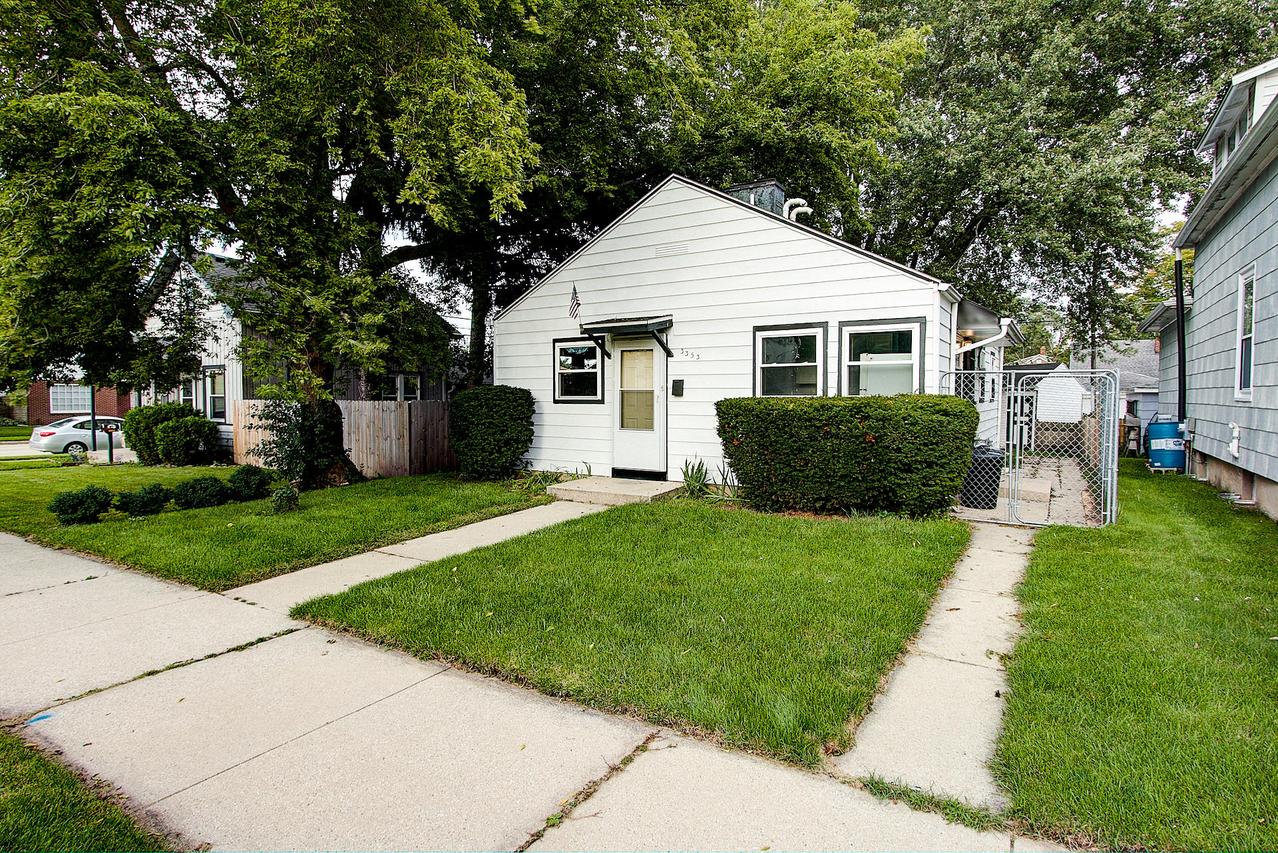 3353 10th Ave., Racine, WI 53402