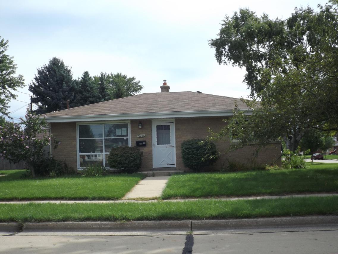 3631 Carter St, Racine, WI 53402