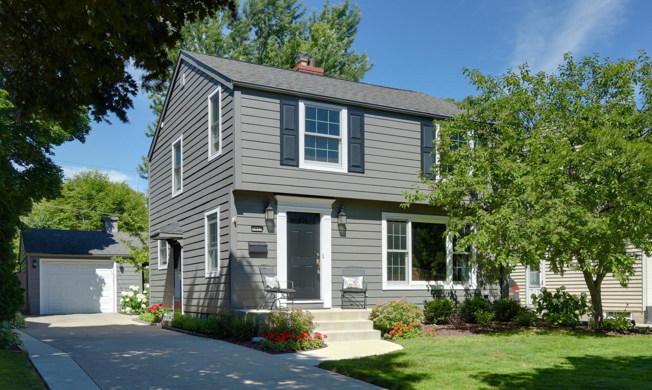 5023 N Shoreland Ave, Whitefish Bay, WI 53217