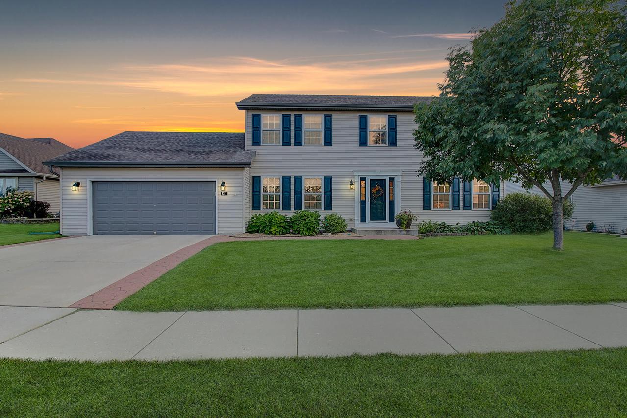 8317 Broadway Dr, Sturtevant, WI 53177