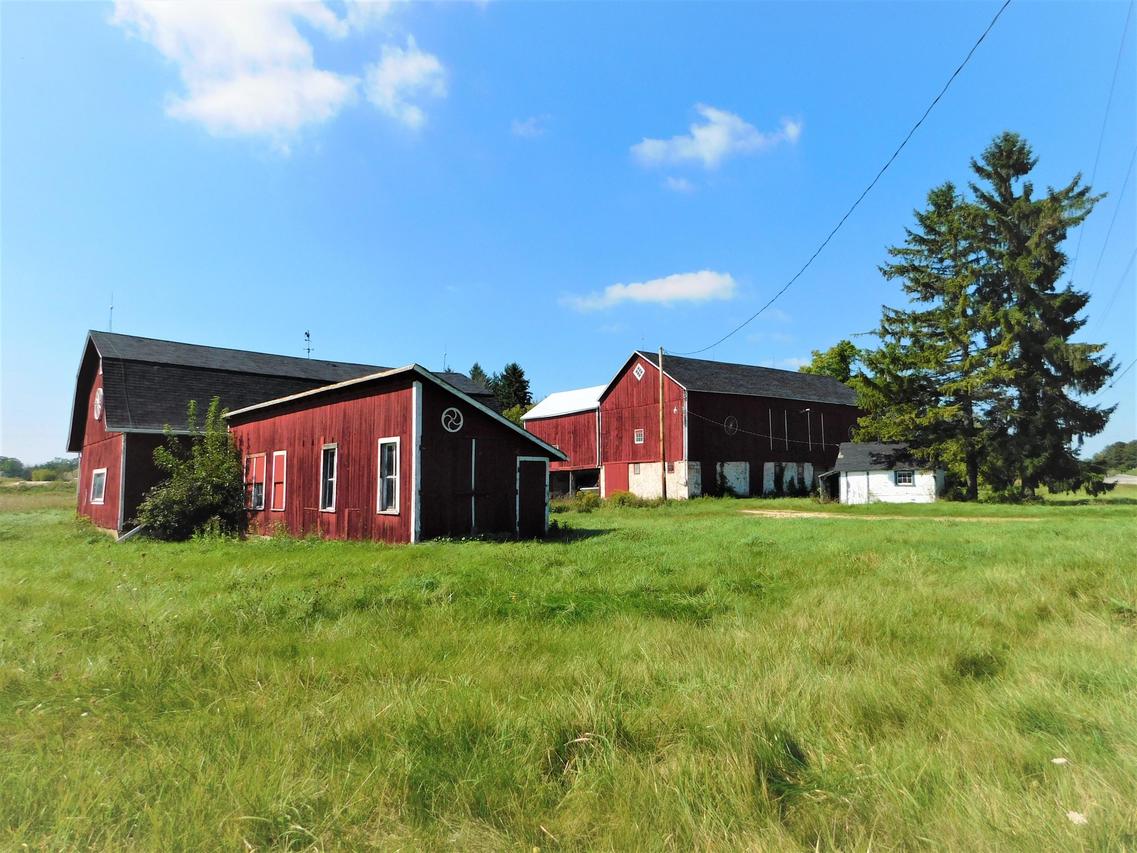 1472 Malone Ct, Cedarburg, WI 53012