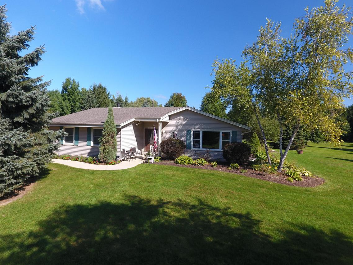 N67W26800 Argyle Dr, Lisbon, WI 53089