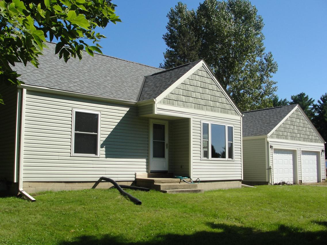 23218 W 7 Mile Rd, Norway, WI 53150