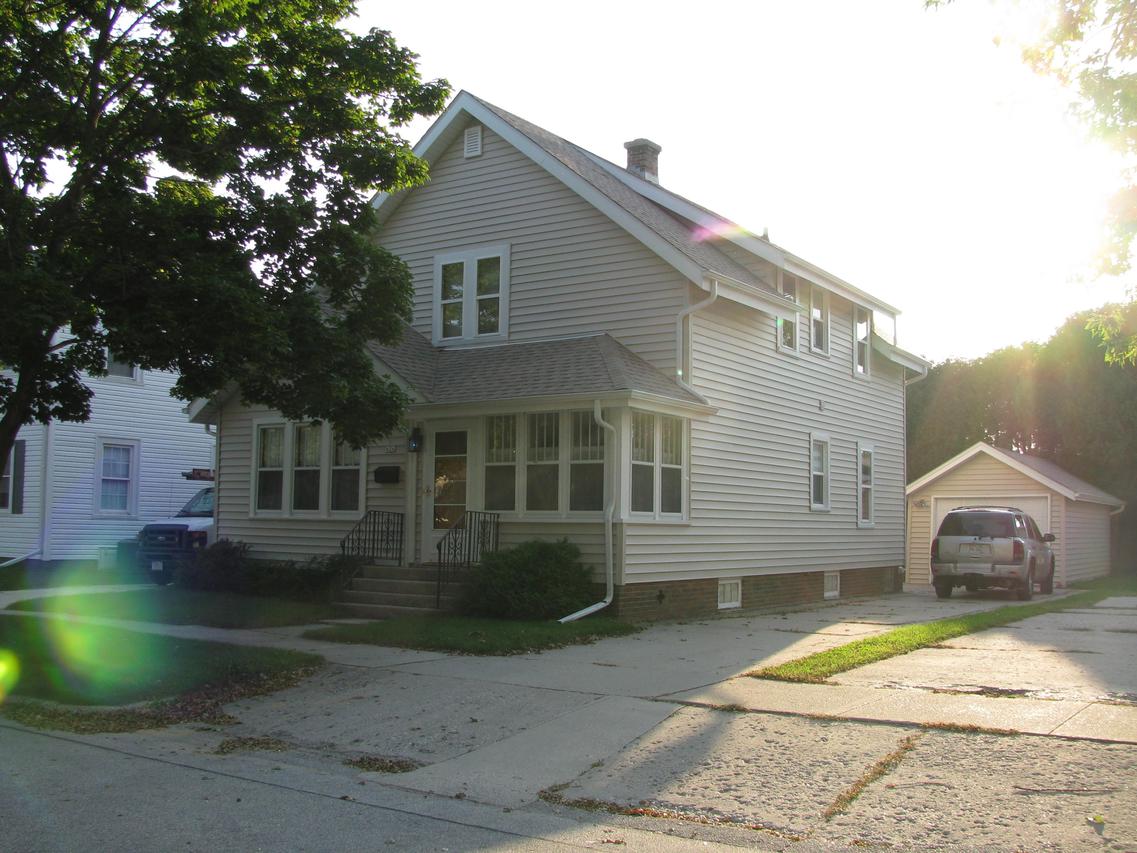 626 S 27th St., Manitowoc, WI 54220