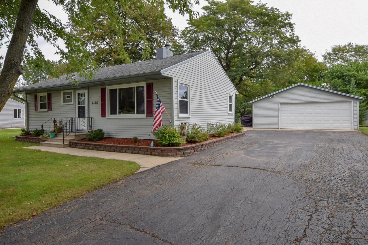 7336 S 37th Pl, Franklin, WI 53132