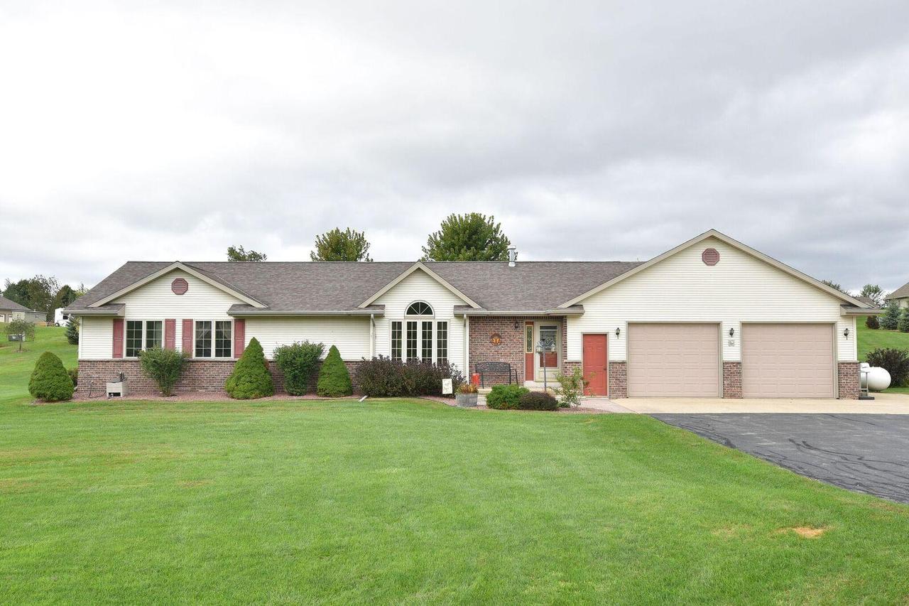 N6527 Valley View, Hubbard, WI 53035