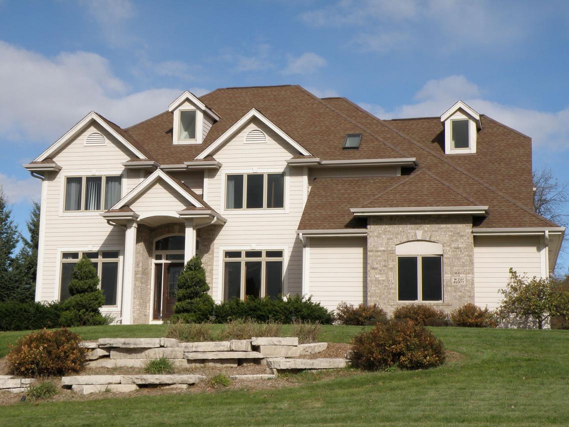 W251N8977 Crestwood Dr, Lisbon, WI 53089