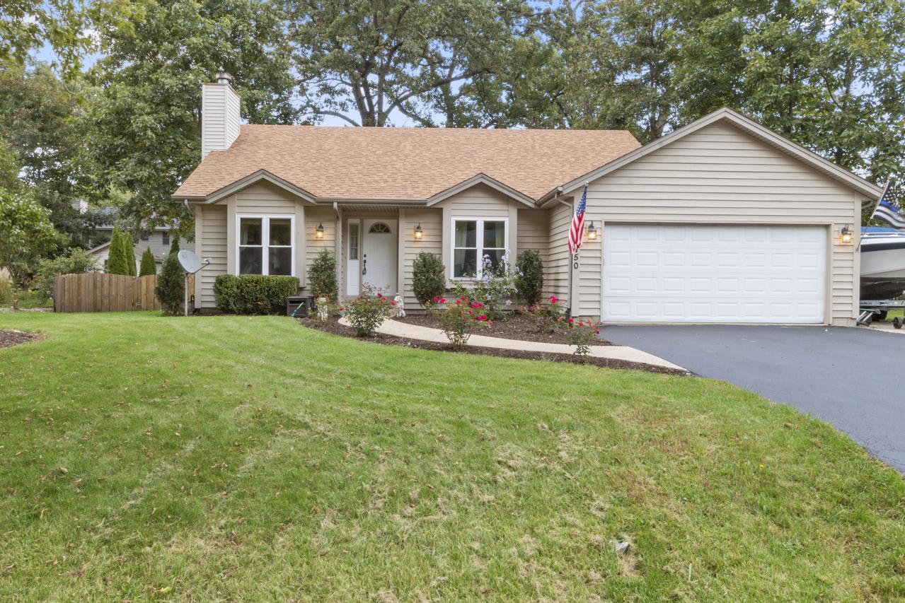 750 4th Ct, Silver Lake, WI 53170