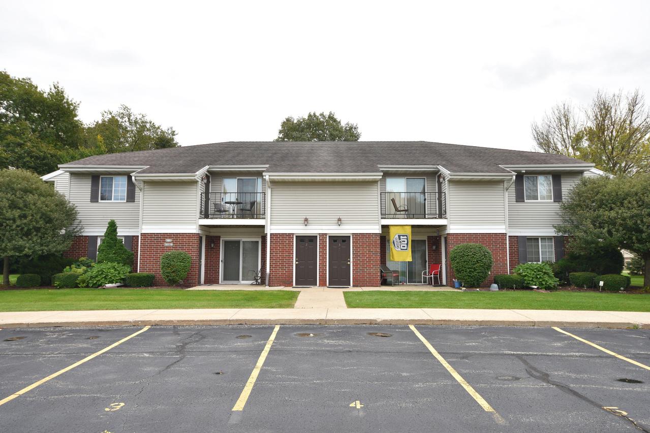 N110W16867 Ashbury Cir. #7, Germantown, WI 53022