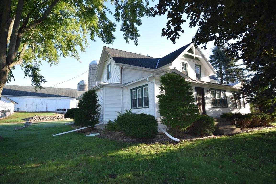 1812 Pleasant Valley, Jackson, WI 53095