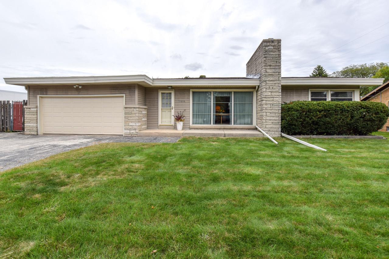 10614 W Burleigh St., Wauwatosa, WI 53222