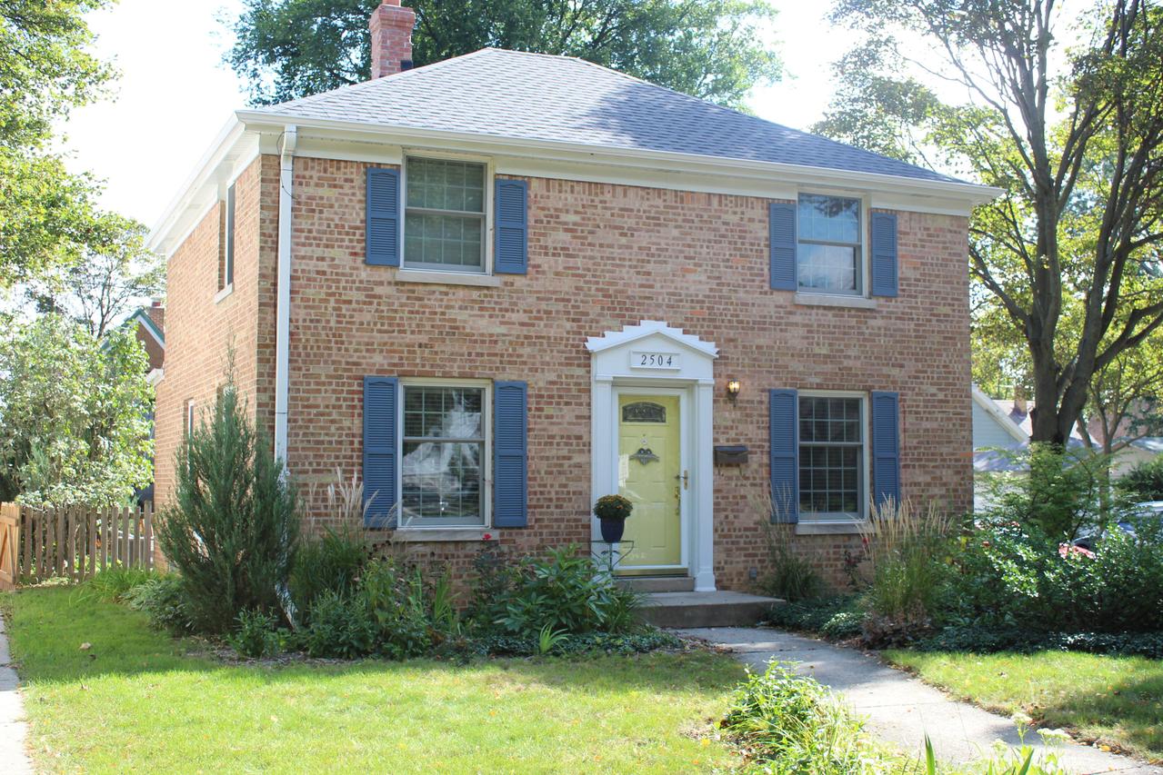 2504 N 73rd St, Wauwatosa, WI 53213