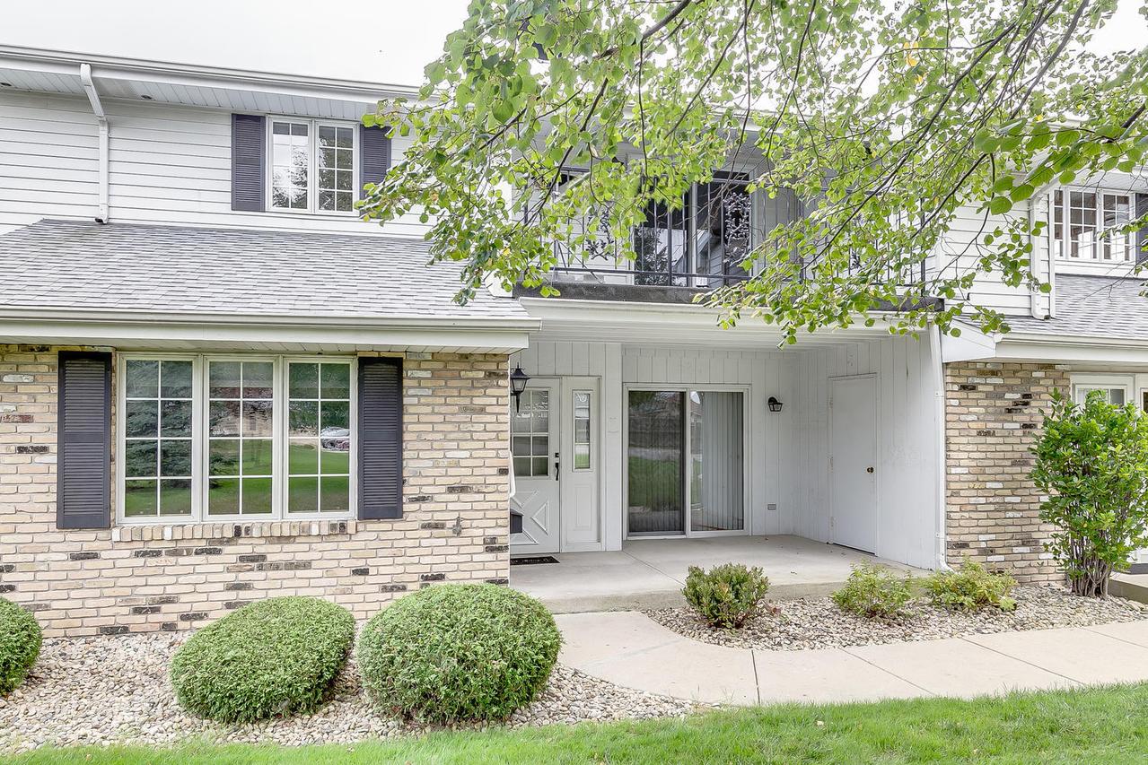 3116 86th St #103, Kenosha, WI 53142