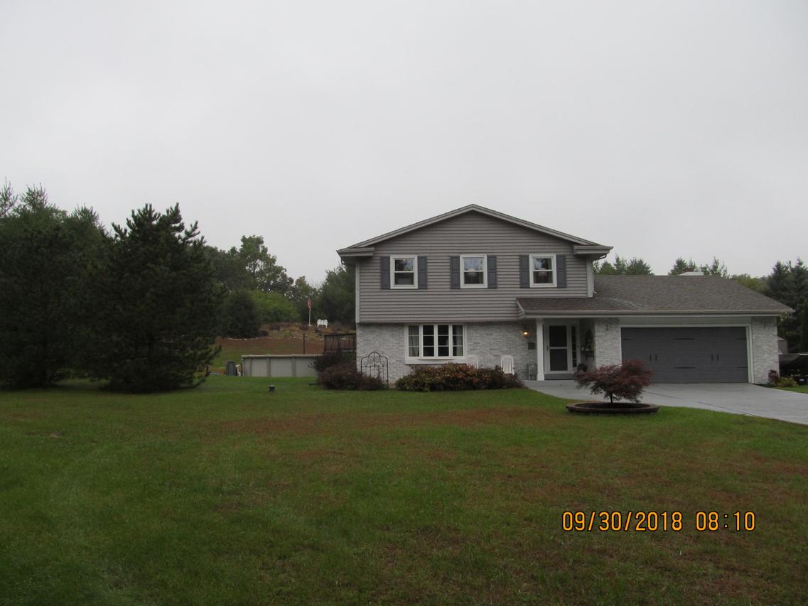 S75W31462 Arbor Dr., Mukwonago, WI 53149