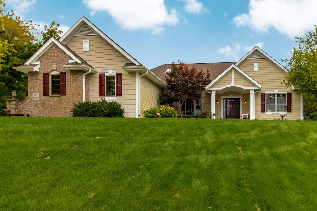 S75W21329 Crimson Ct, Muskego, WI 53150