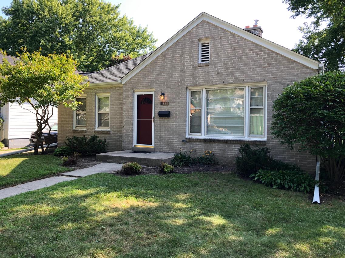 5130 N Berkeley Blvd, Whitefish Bay, WI 53217