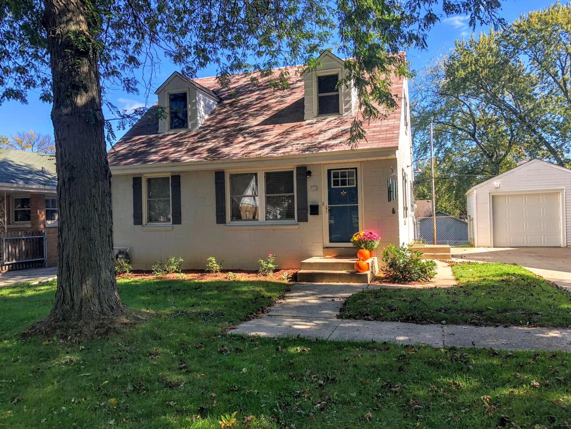 550 N 104th St., Wauwatosa, WI 53226