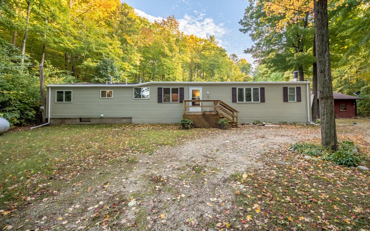 15009 Point Creek Rd., Manitowoc, WI 53063