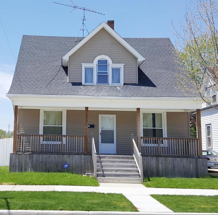 1652 Thurston Ave, Racine, WI 53405
