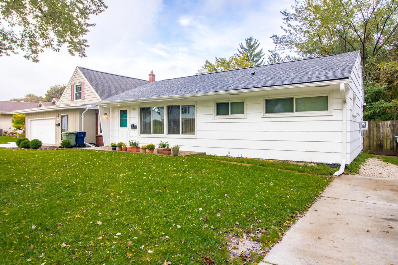 3345 N 93rd St, Milwaukee, WI 53222