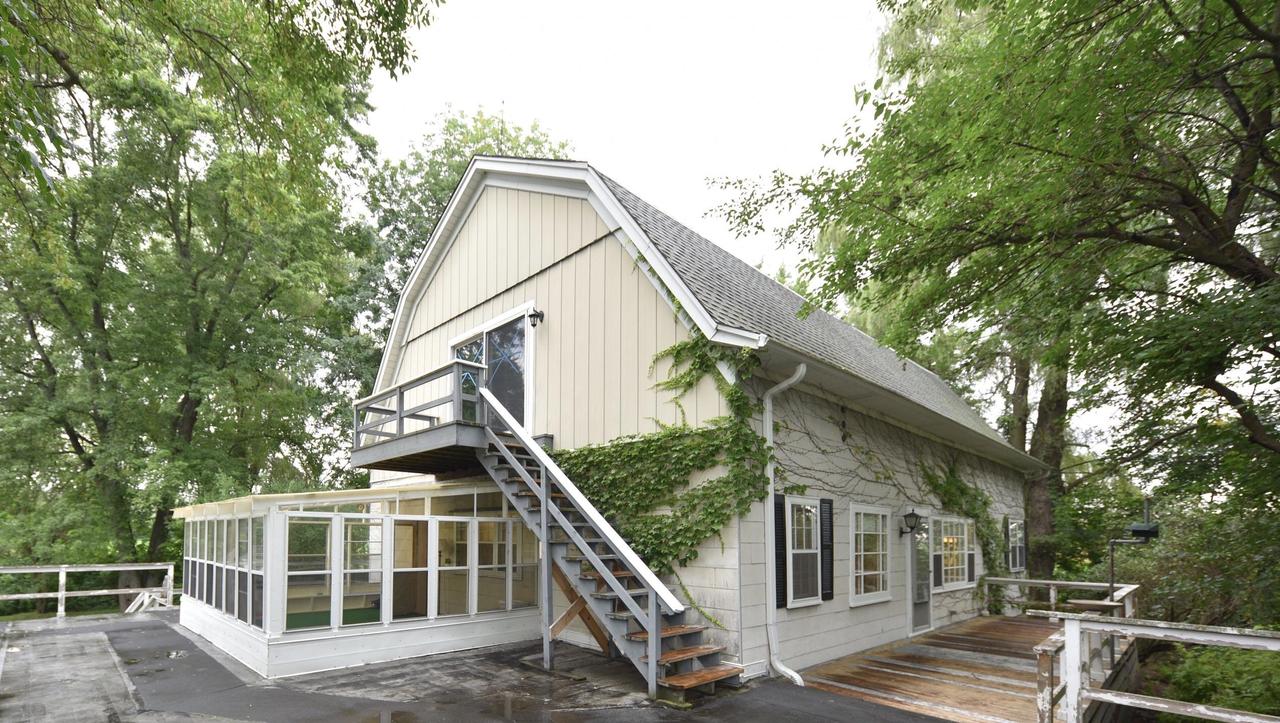 13855 N Davis Rd, Mequon, WI 53097